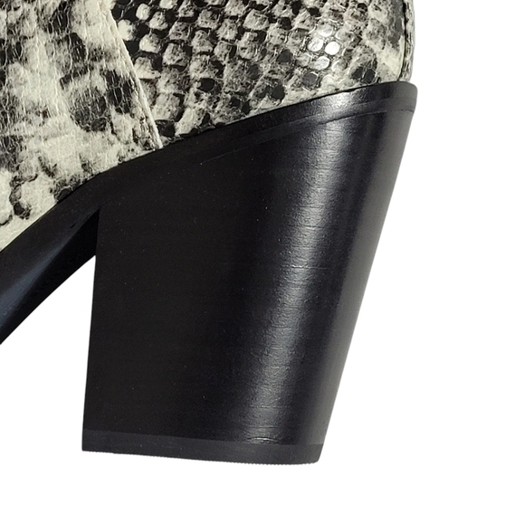 Kenneth Cole Women's West Side Block Heel Snake Print Ankle Booties NWOB - Picture 10 of 14